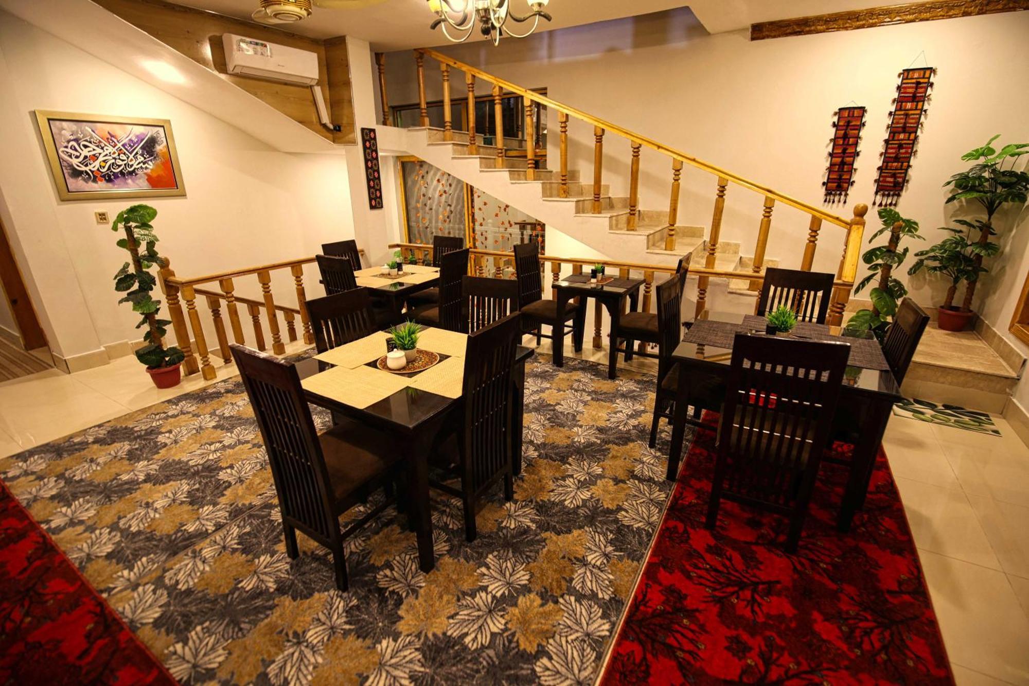Отель Oak Residency Гилгит Экстерьер фото
