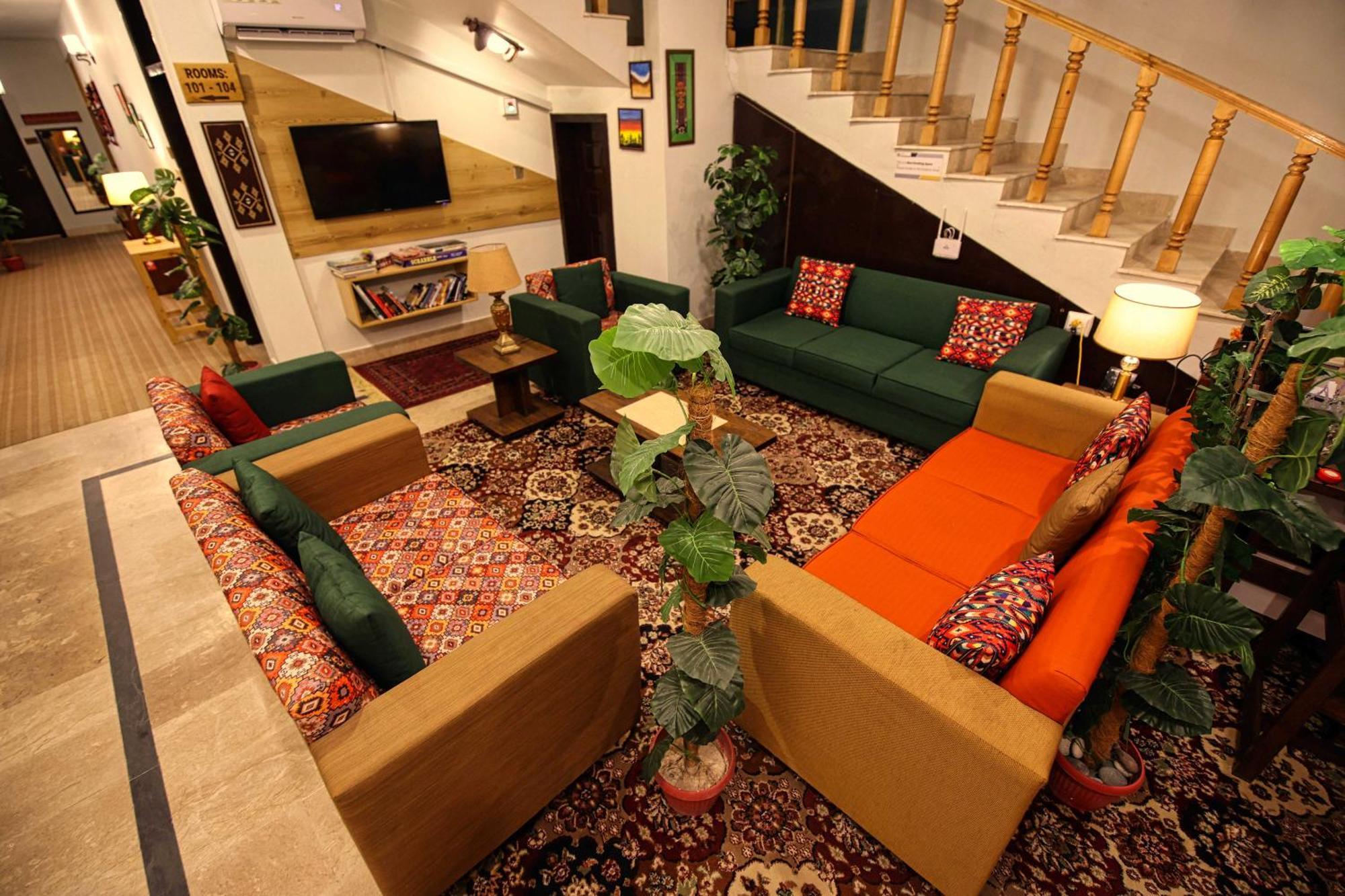 Отель Oak Residency Гилгит Экстерьер фото